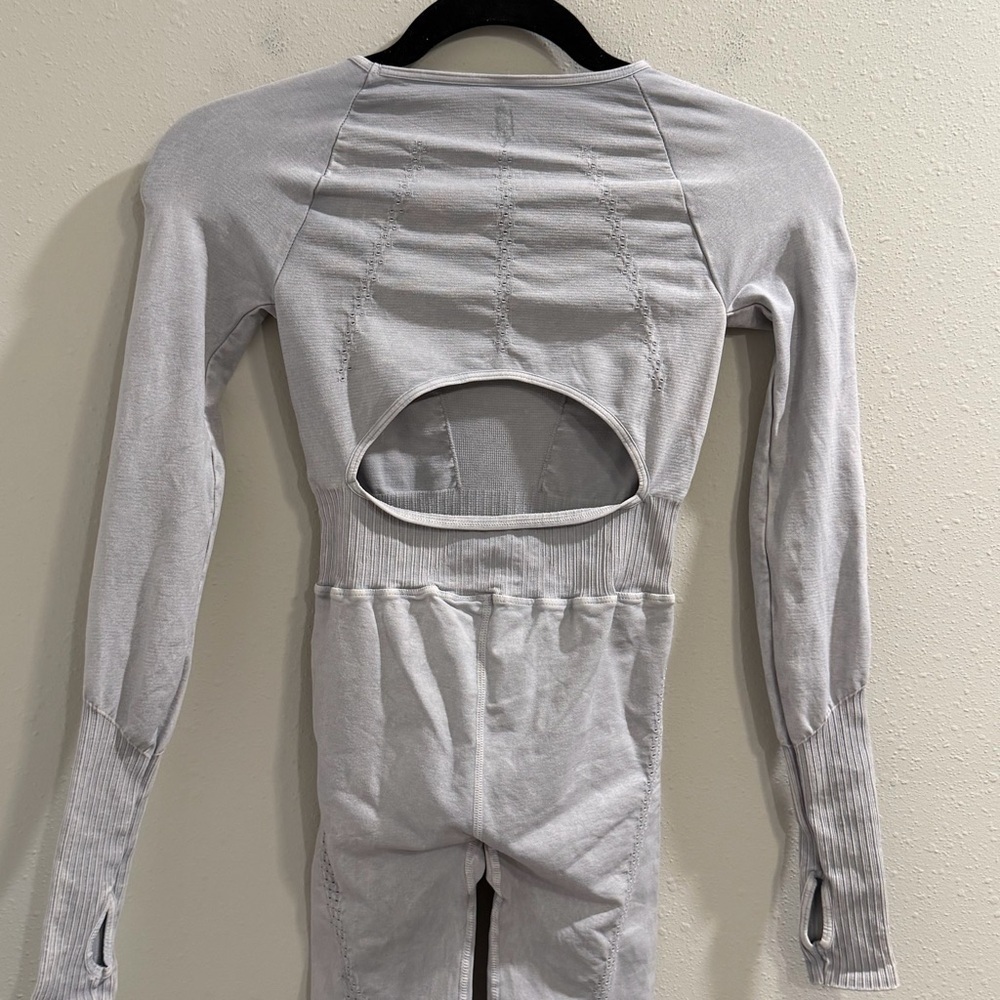 Free People Movement NWT XS/S Ice Grey Good Karma Long Sleeve Onesie Yoga Gym - Picture 6 of 7